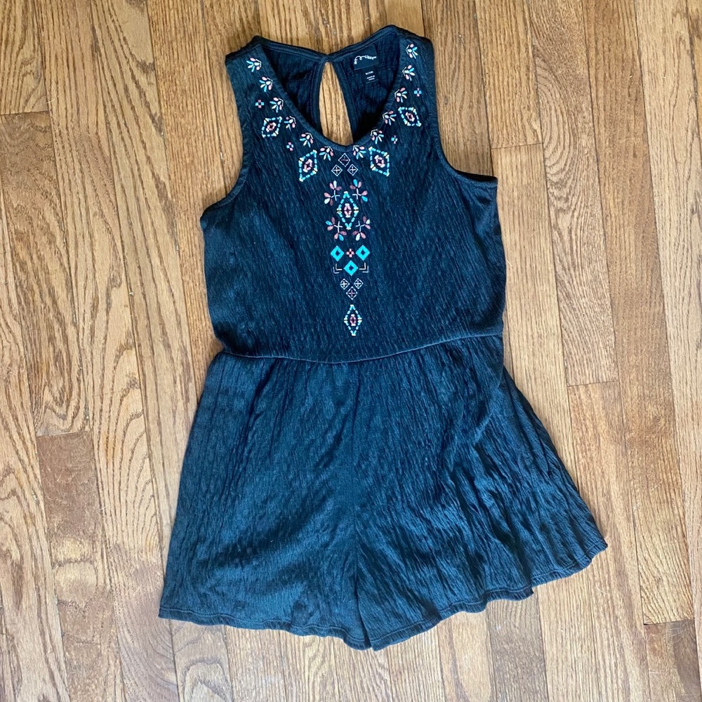 EUC Girls cute black romper Size 7/8